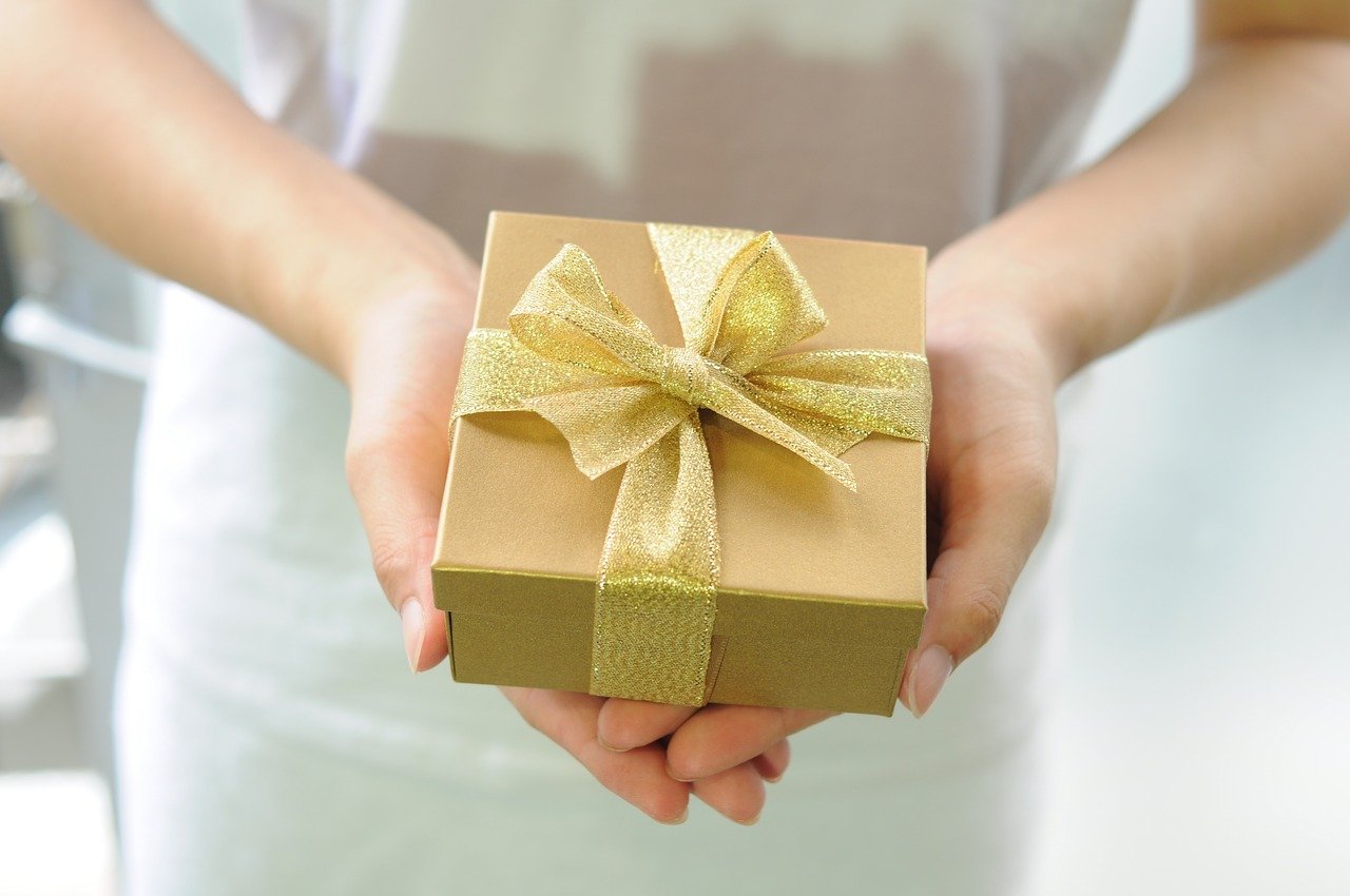 Kokie yra populiariausi dovanų rinkiniai įvairioms progoms?