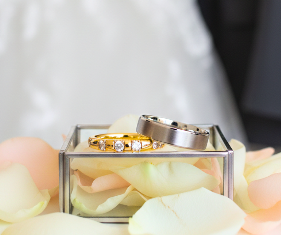 Subtili prabanga: modernūs vestuviniai žiedai be akivaizdaus spindesio